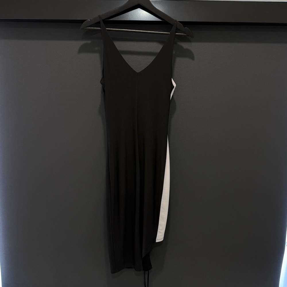 B&W DRESS - Picture 4 of 6